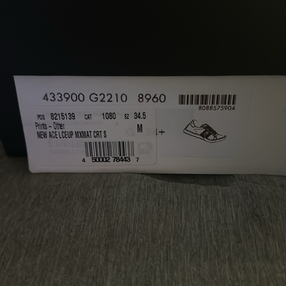 GUCCI Signature Strawberry 🍓 lace ups (34.5 Medium/US Size 5). - Picture 7 of 8